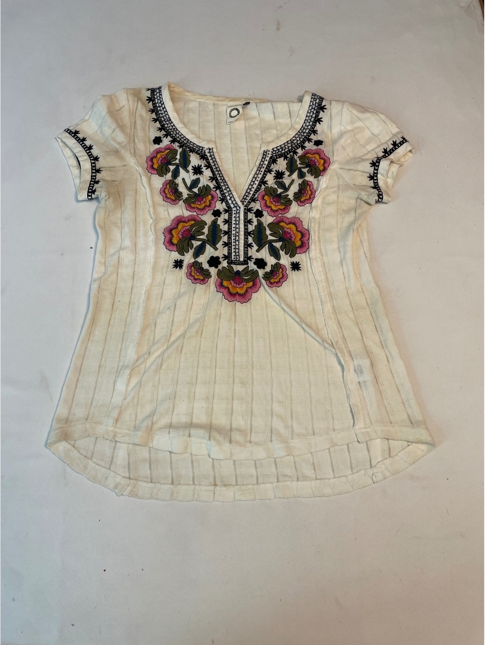 Anthropologie Akemi + Kin Embroidered White Short Sleeve Blouse XS